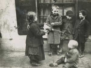 Çocuk yoksulluğu, Londra by English Photographer