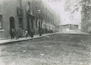 Çocuk yoksulluğu, Londra by English Photographer