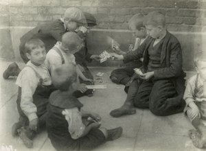 Çocuk yoksulluğu, Londra by English Photographer