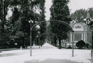 Cremorne Bahçeleri; Londra: Merkez Yürüyüşü by English Photographer