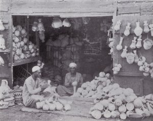 Mısır: Gullehs, Water-Coolers satan Araplar (s/b fotoğraf) by English Photographer