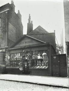 Evelyn Caddesi: Deptford High Street tarafından, Londra, 1899 by English Photographer