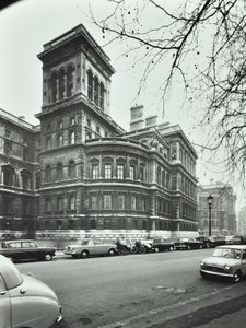 Dışişleri Bakanlığı, Whitehall, Westminster LB: Saint James Park