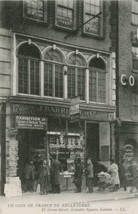 Fransız Kitabevi, 17 Green Street, Leicester Square, Londra by English Photographer