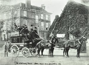 Garratt Lane: Eski Vestry Hall, 1887 by English Photographer