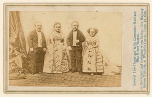 General Tom Thumb ve eşi Commadore Nutt ve Miss Minnie Warren by English Photographer