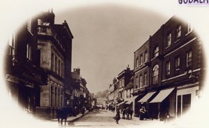 Godalming High Street, Surrey, c.1900 (sepya fotoğrafı) by English Photographer
