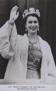 HM Queen Elizabeth balkonda, Buckingham Sarayı (s/b fotoğraf) by English Photographer