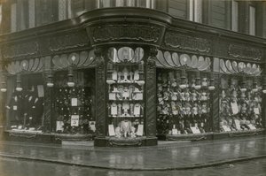 Horne Brothers, Coventry Street, Londra by English Photographer