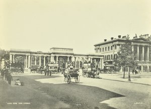 Hyde Park Corner, Westminster LB: kuzeye bakış, 1896 by English Photographer