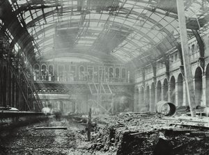 Kings Cross İstasyonu: yapım çalışmaları sürüyor, 1862 by English Photographer