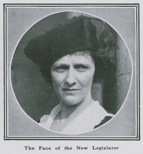 Leydi Nancy Astor: Yeni yasa koyucunun yüzü by English Photographer