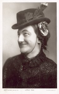 Küçük Tich (s/b fotoğraf) by English Photographer