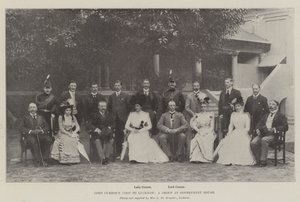 Lord Curzons, Hükümet Konağında Bir Grup olan Lucknow'u Ziyaret Etti by English Photographer