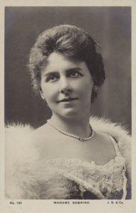 Luisa Sobrino, soprano by English Photographer