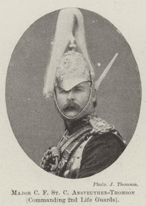 Binbaşı CF St C Anstruther-Thomson, 2. Can Muhafızlarına komuta ediyor by English Photographer