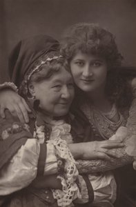 Mary Anderson ve Bayan Stirling by English Photographer