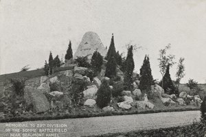 Beaumont Hamel yakınlarındaki Somme savaş alanında 29. Tümen Anıtı by English Photographer