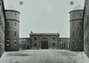 Millbank Hapishanesi: aşağı, ana koridor, 1885 by English Photographer