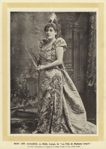 Bayan Amy Augarde, La Fille de Madame Angot