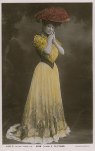 Bayan Camille Clifford by English Photographer