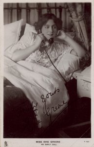 Bayan Evie Greene: Erken bir arama by English Photographer