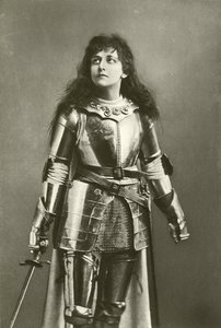 Bayan Mary Kingsley Joan of Arc olarak (gravür) by English Photographer