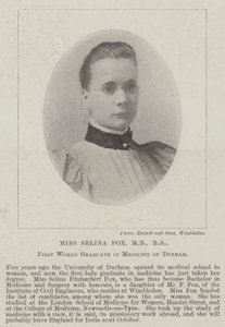 Bayan Selina Fox, MB, BS, Durham Tıp Bölümünden İlk Kadın Mezunu by English Photographer