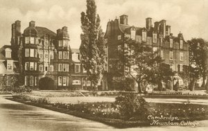 Newnham College, Cambridge (s/b fotoğraf) by English Photographer