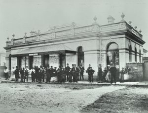 Notting Hill Gate İstasyonu: Metropolitan Demiryolunun dış cephesi, 1868 by English Photographer