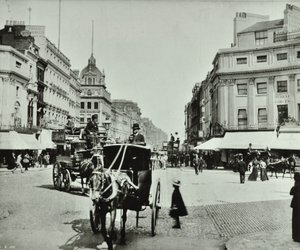 Oxford Circus, Westminster LB: doğuya bakış, 1890 by English Photographer