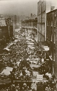 Pazar sabahı Petticoat Lane by English Photographer
