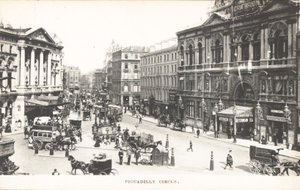 Piccadilly Sirki by English Photographer