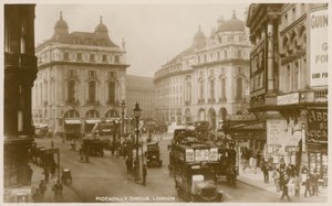 Piccadilly Sirki, Londra by English Photographer
