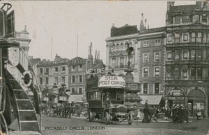 Piccadilly Sirki, Londra by English Photographer