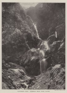 Pitoresk Hindistan, Pindri Buzulu'nun altındaki Şelale by English Photographer