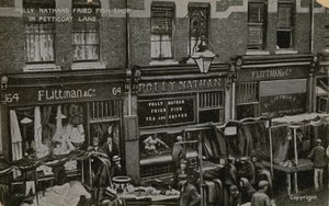 Polly Nathans Kızarmış Balık Dükkanı, Petticoat Lane, Londra by English Photographer