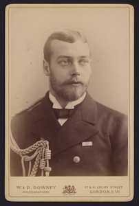 Portre, George, York Dükü, Geleceğin Kralı V. George (s/b fotoğraf) by English Photographer