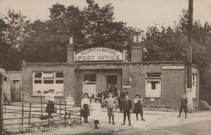 Postane, Northwood, Londra (b/w fotoğraf) by English Photographer