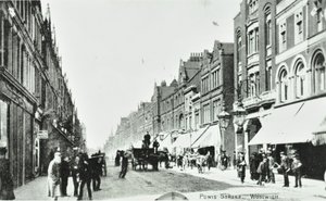 Powis Caddesi, Woolwich: genel görünüm, 1890 by English Photographer