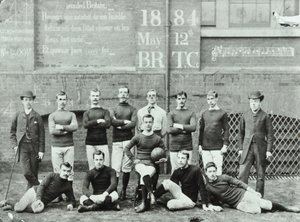 Rosendale Yol Okulu: futbol takımı, 1884 by English Photographer