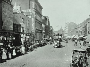 Shoreditch High Street: kuzeye bakış, 1896 by English Photographer