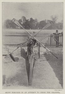 Skiff, Kanalı geçme girişiminde mahvoldu by English Photographer