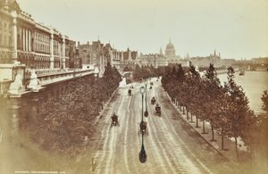 Somerset House, Victoria Embankment, Westminster LB: Waterloo Köprüsü