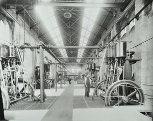 Güney Deşarjı Kanalizasyonu, Crossness: makine dairesinin içi, 1894 by English Photographer