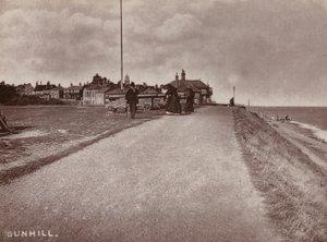 Southwold: Gunhill (s/b fotoğraf) by English Photographer