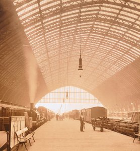 St Pancras İstasyonu, Londra by English Photographer