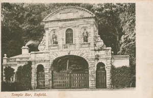 Tapınak Barı, Enfield by English Photographer