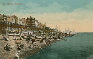 Plaj, Brighton. 1913 yılında gönderilen kartpostal. by English Photographer