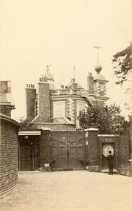 Greenwich Gözlemevi ve galvanik saat by English Photographer